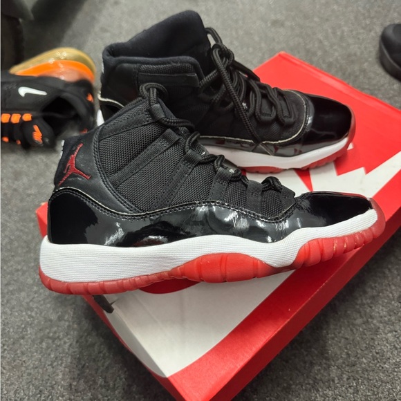 Nike air jordan 11 bred sz 5y used 🔴⚫️ bulls